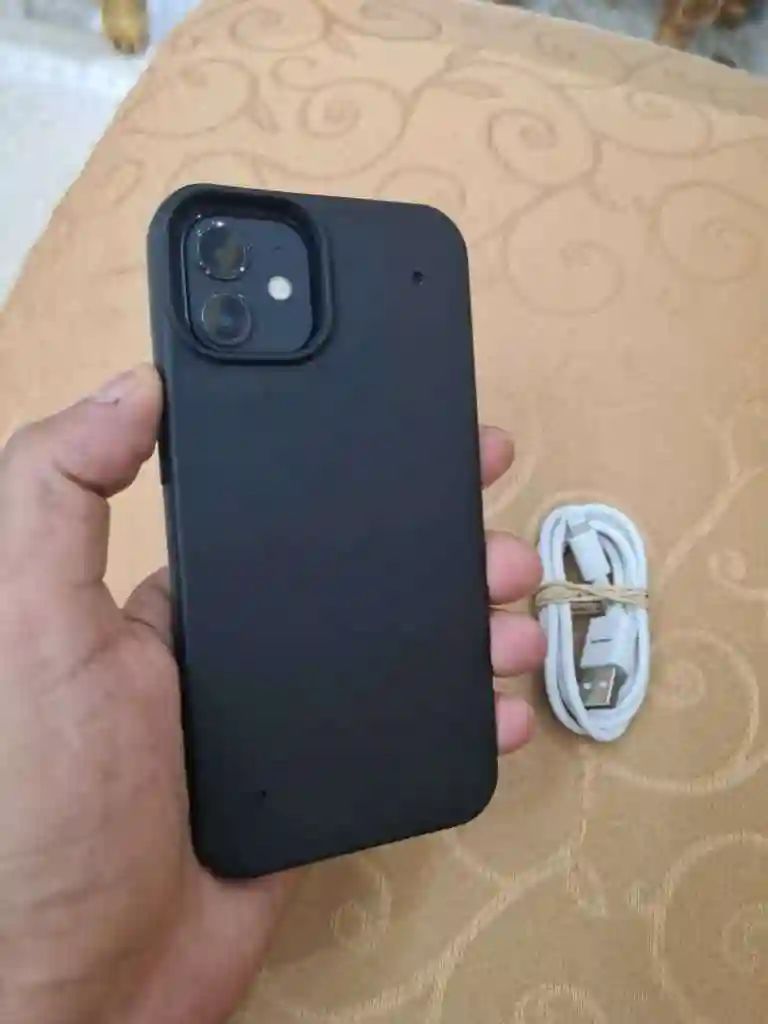 Iphone 12 a Létat Dorigine - Vue 3