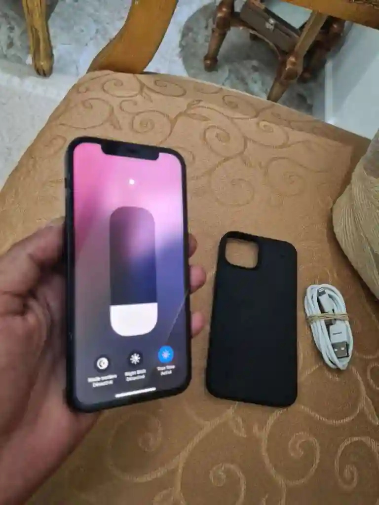 Iphone 12 a Létat Dorigine - Vue 8