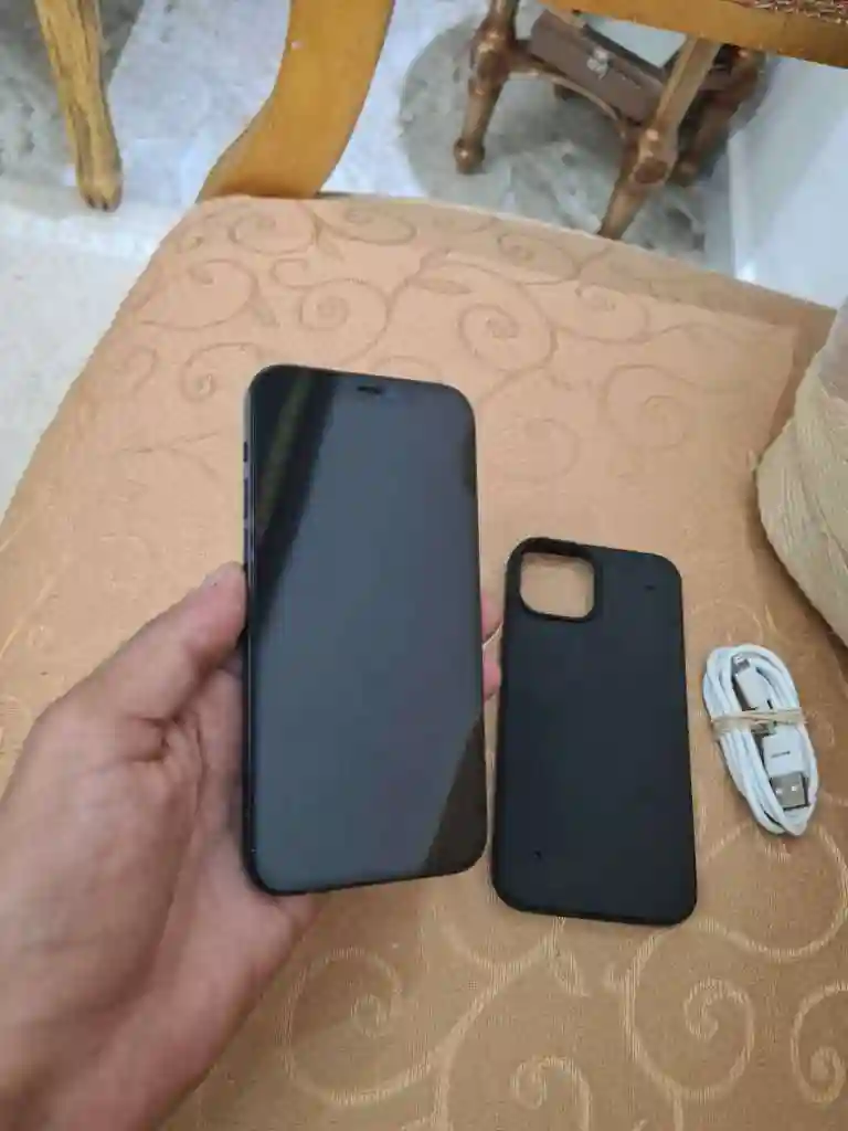 Iphone 12 a Létat Dorigine - Vue 9