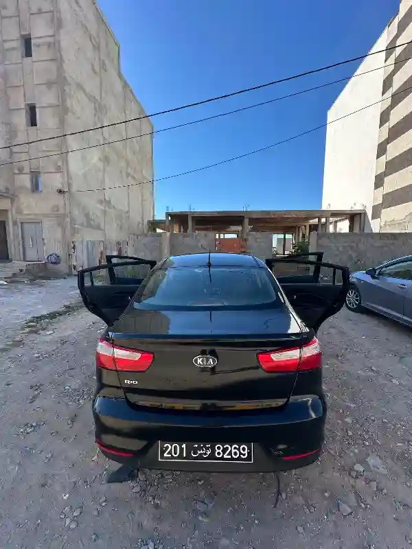 Kia RIO Essence 2017 - Vue 3