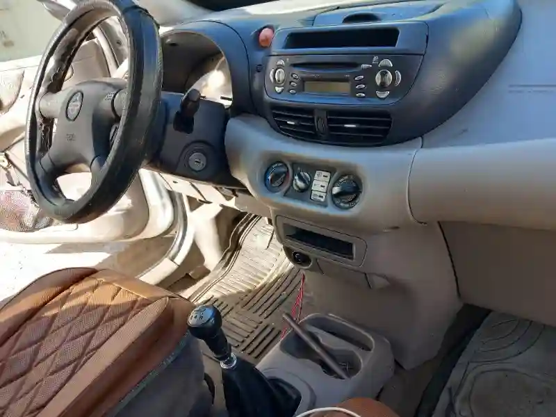 Nissan Almera Diesel 2001 - Vue 2