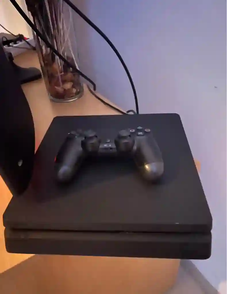 Ps 4 Slim Sony - Vue 1