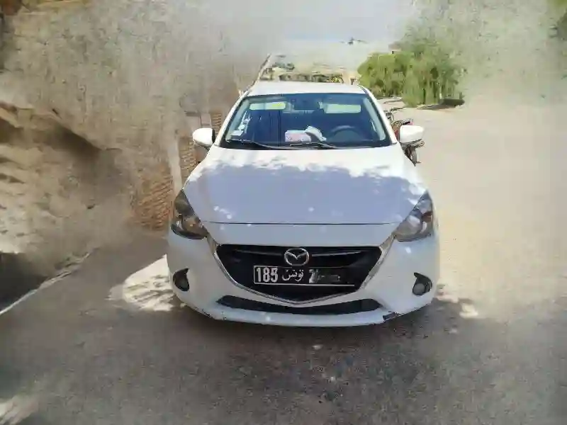 Mazda Mazda2 Essence 2015 - Vue 5