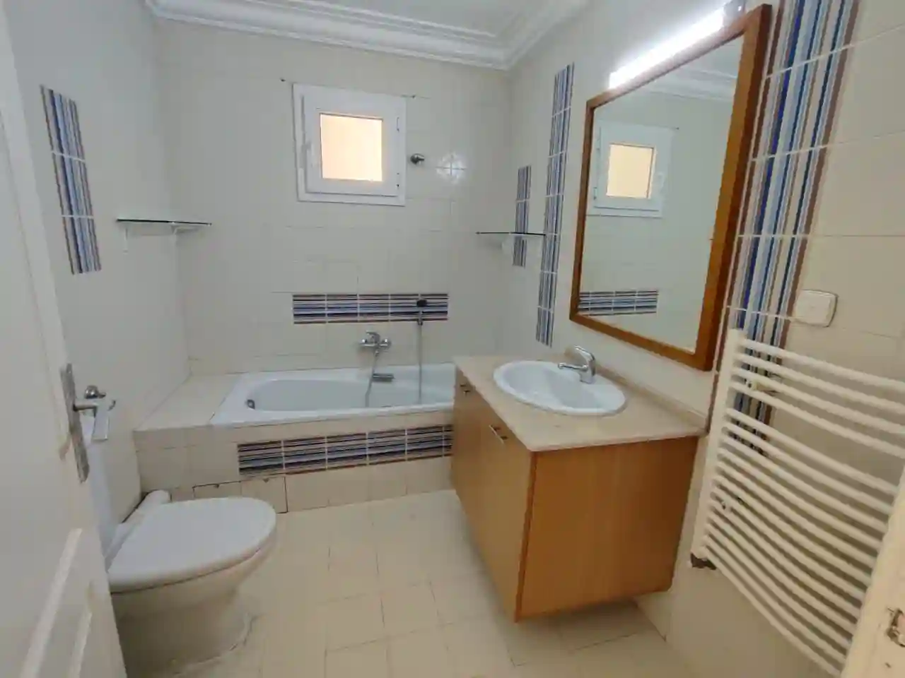 Aouina Wahat Vent s4 175 m2 à El Aouina - Vue 3