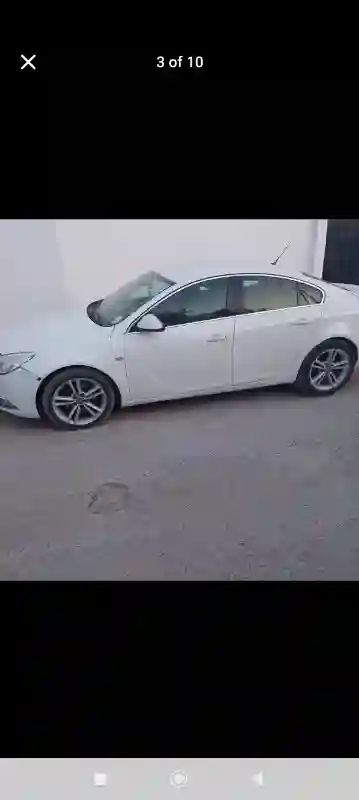Opel Insignia Essence 2013