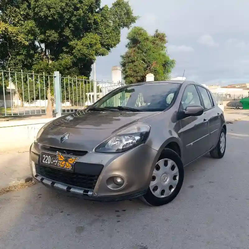 Renault Clio 3 Phase 2 - 15 dci - Vue 3