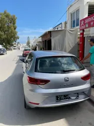 Seat Leon 1ère Main à Kheireddine Pacha