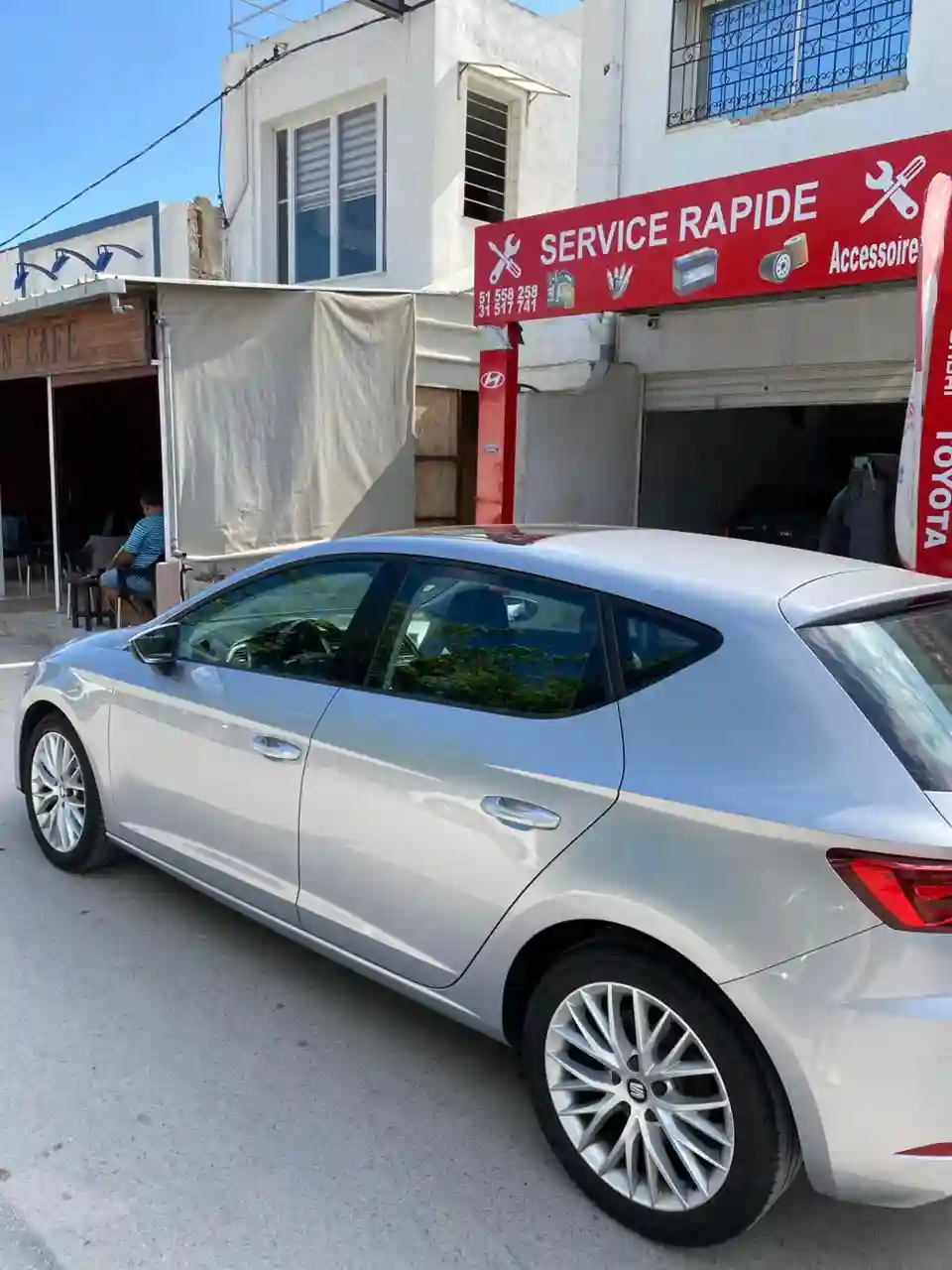 Seat Leon 1ère Main à Kheireddine Pacha - Vue 4