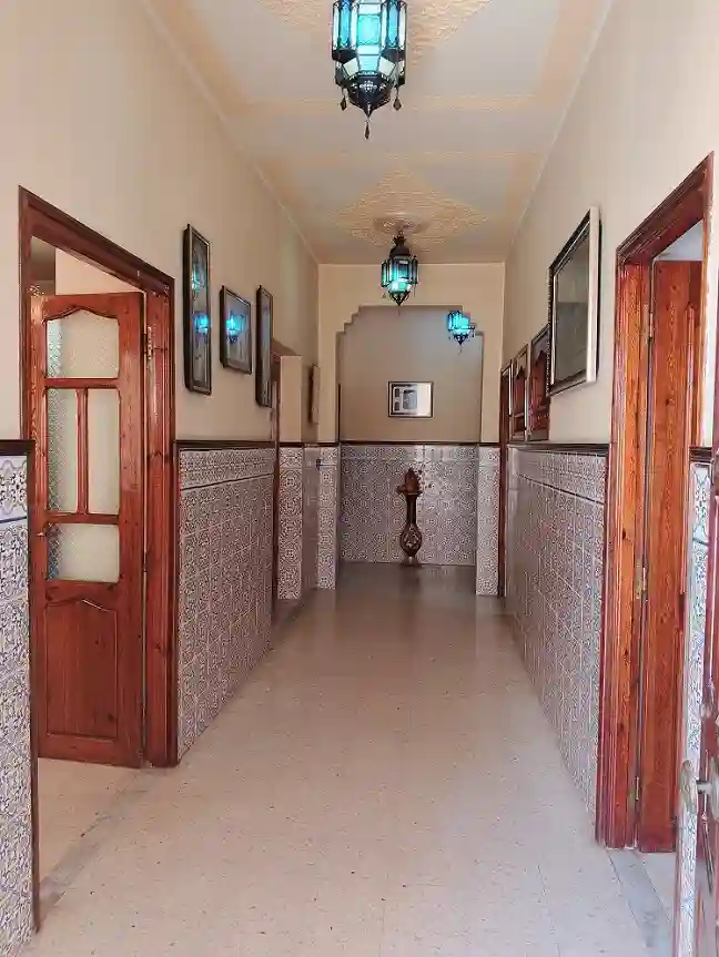 Villa av 20 Mars Avec Local Commercial à El Mourouj - Vue 2