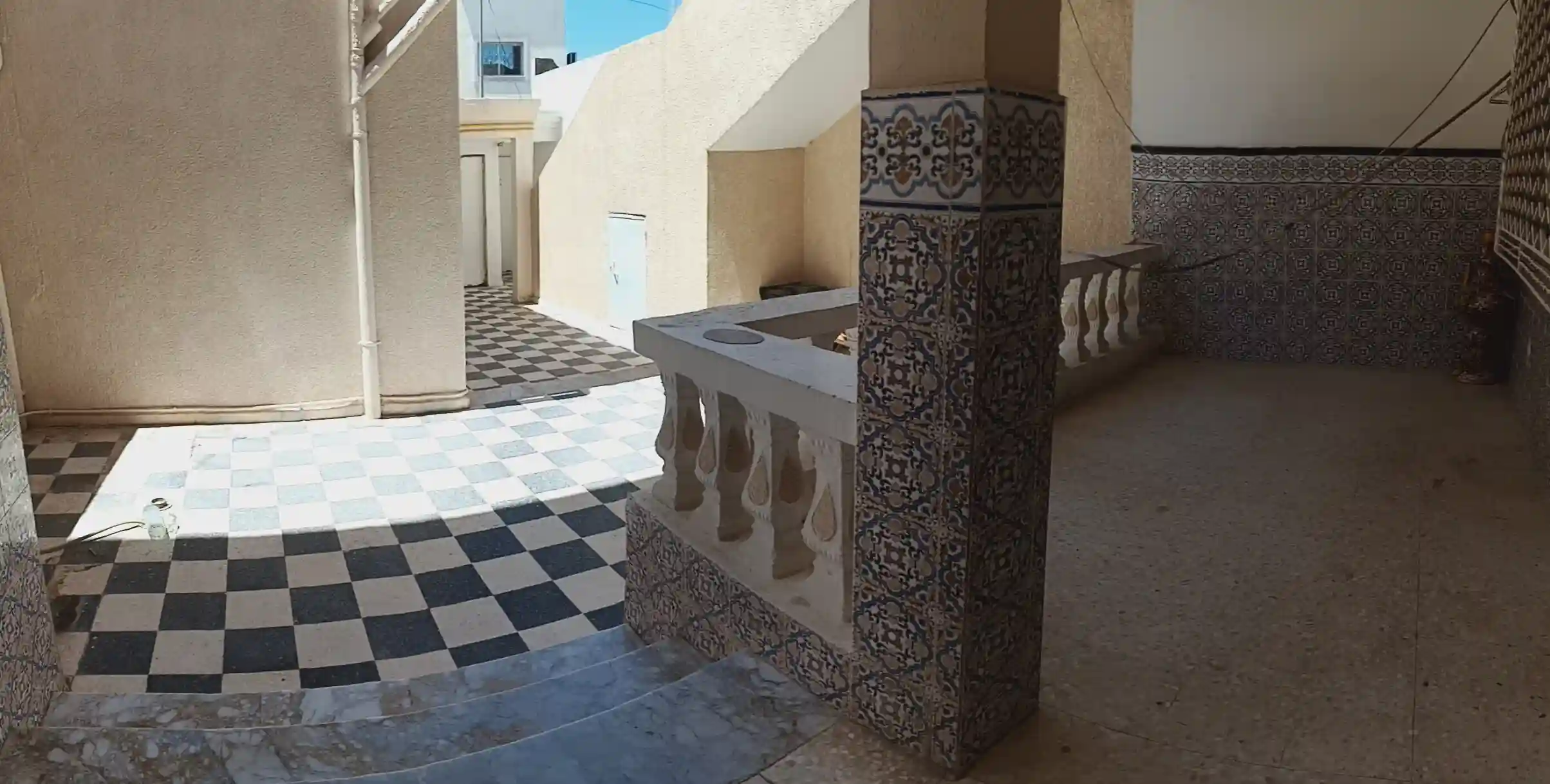 Villa av 20 Mars Avec Local Commercial à El Mourouj - Vue 4