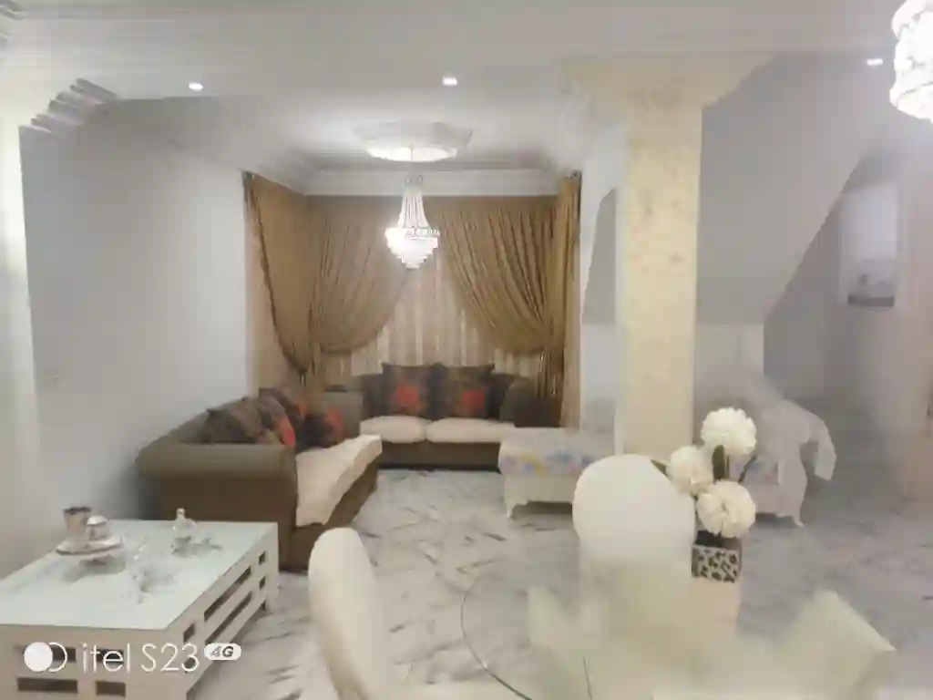 À Louer – Duplex s+3 Entièrement Rénové Avec Garage à Mourouj - Vue 1
