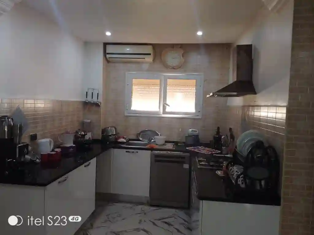 À Louer – Duplex s+3 Entièrement Rénové Avec Garage à Mourouj - Vue 4
