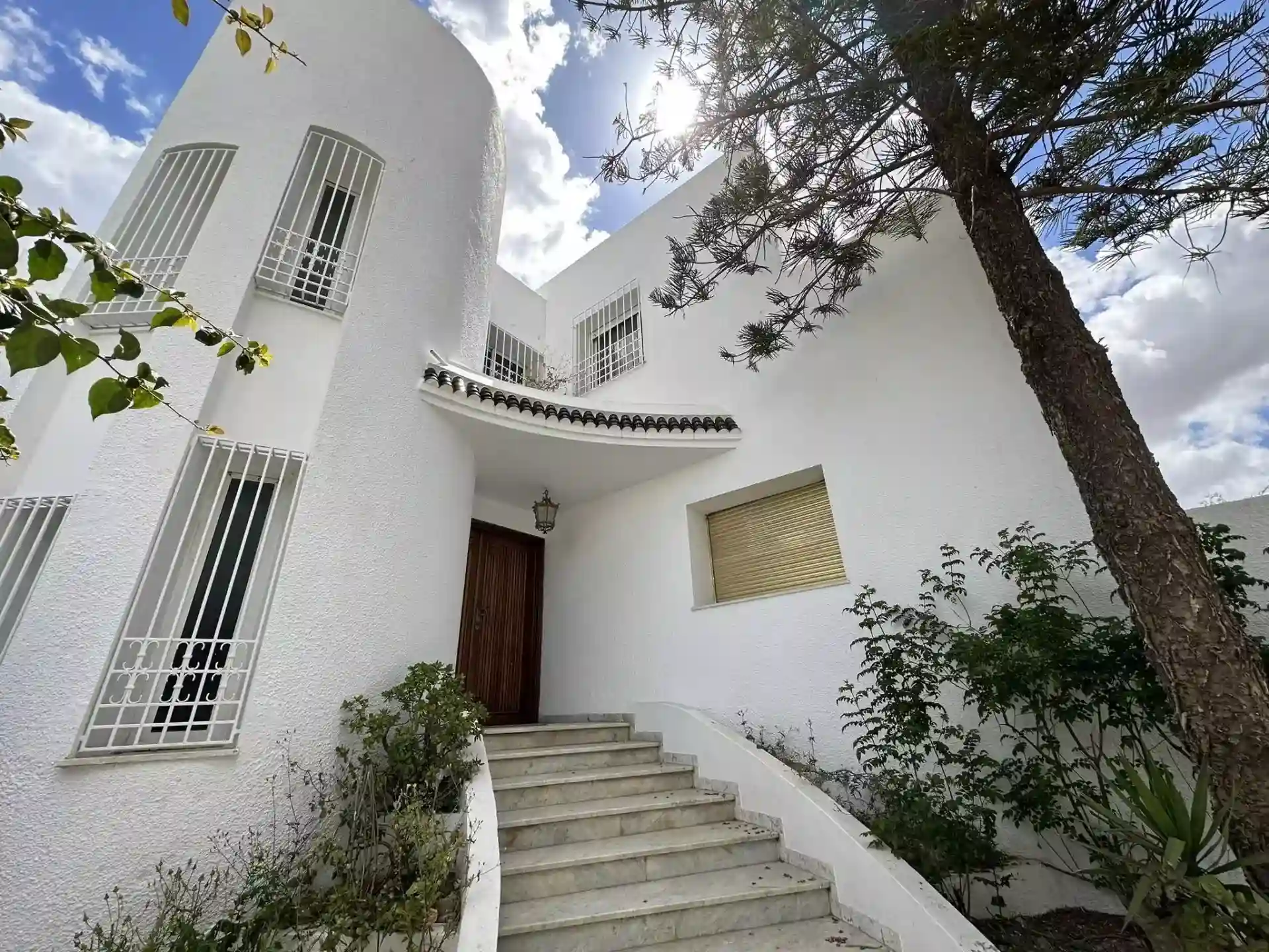 Villa s7 à Menzah 9a sur Artère Principale à El Menzah 9 - Vue 1