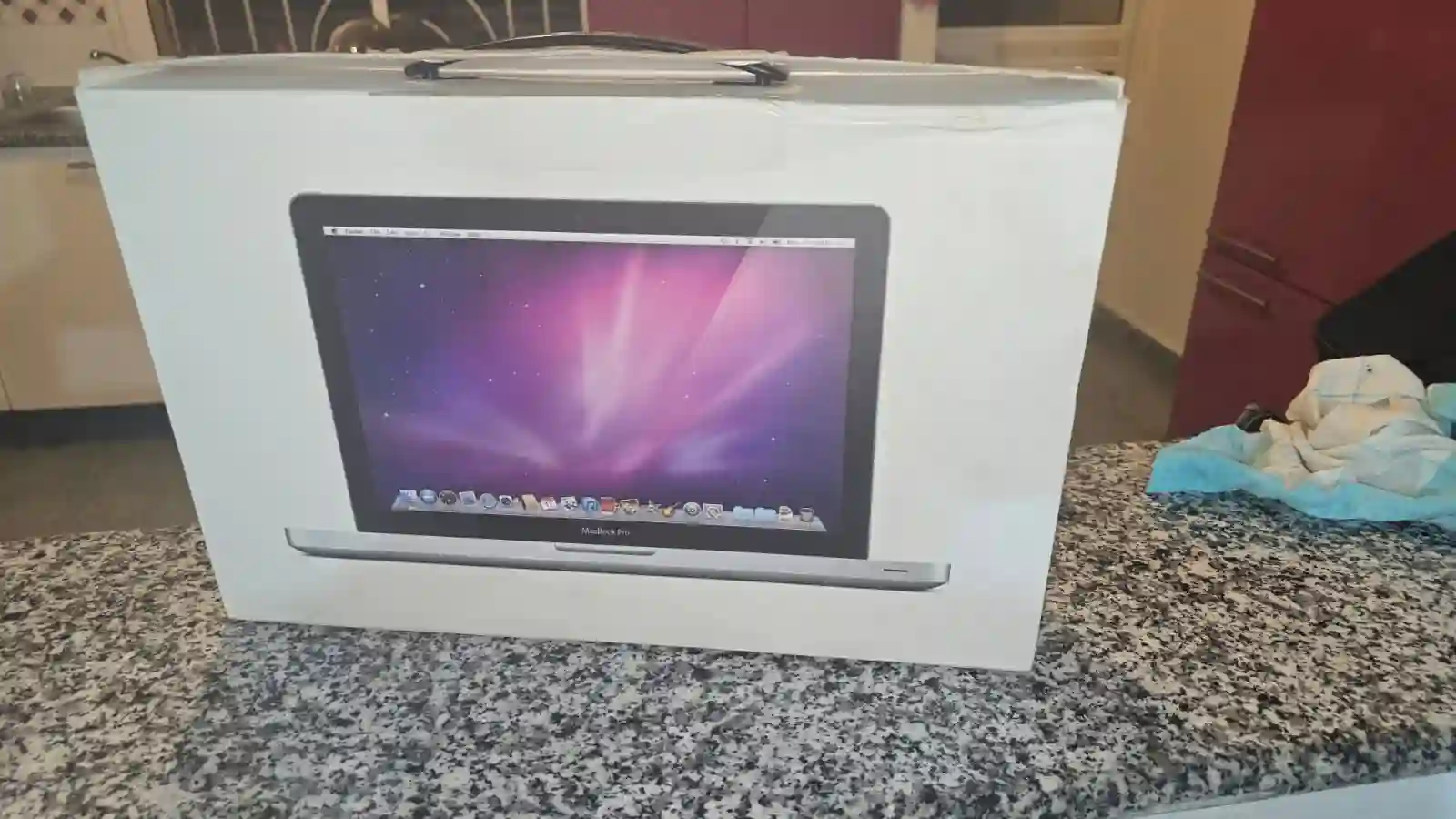 Macbook pro i5 8go ssd 320go Parfait État à Kairouan Nord