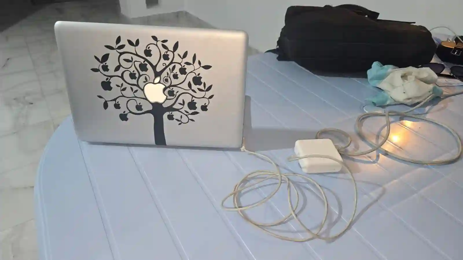 Macbook pro i5 8go ssd 320go Parfait État à Kairouan Nord - Vue 2