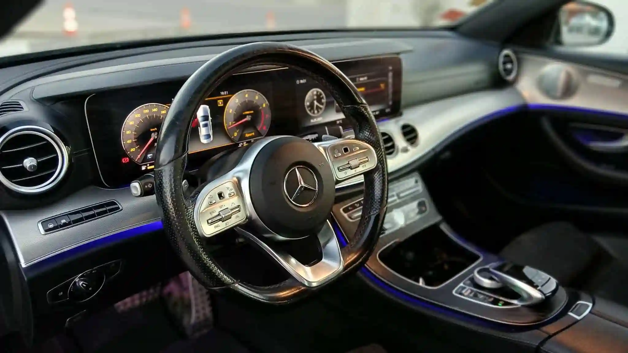 E200 amg Très Propre à Marsa Safsaf - Vue 2