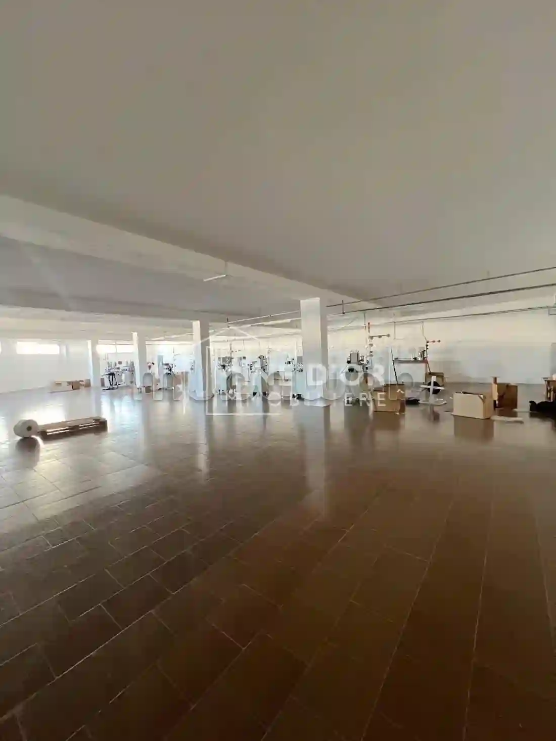 A Louer Depot 740 m2 au Coeur de Charguia 2