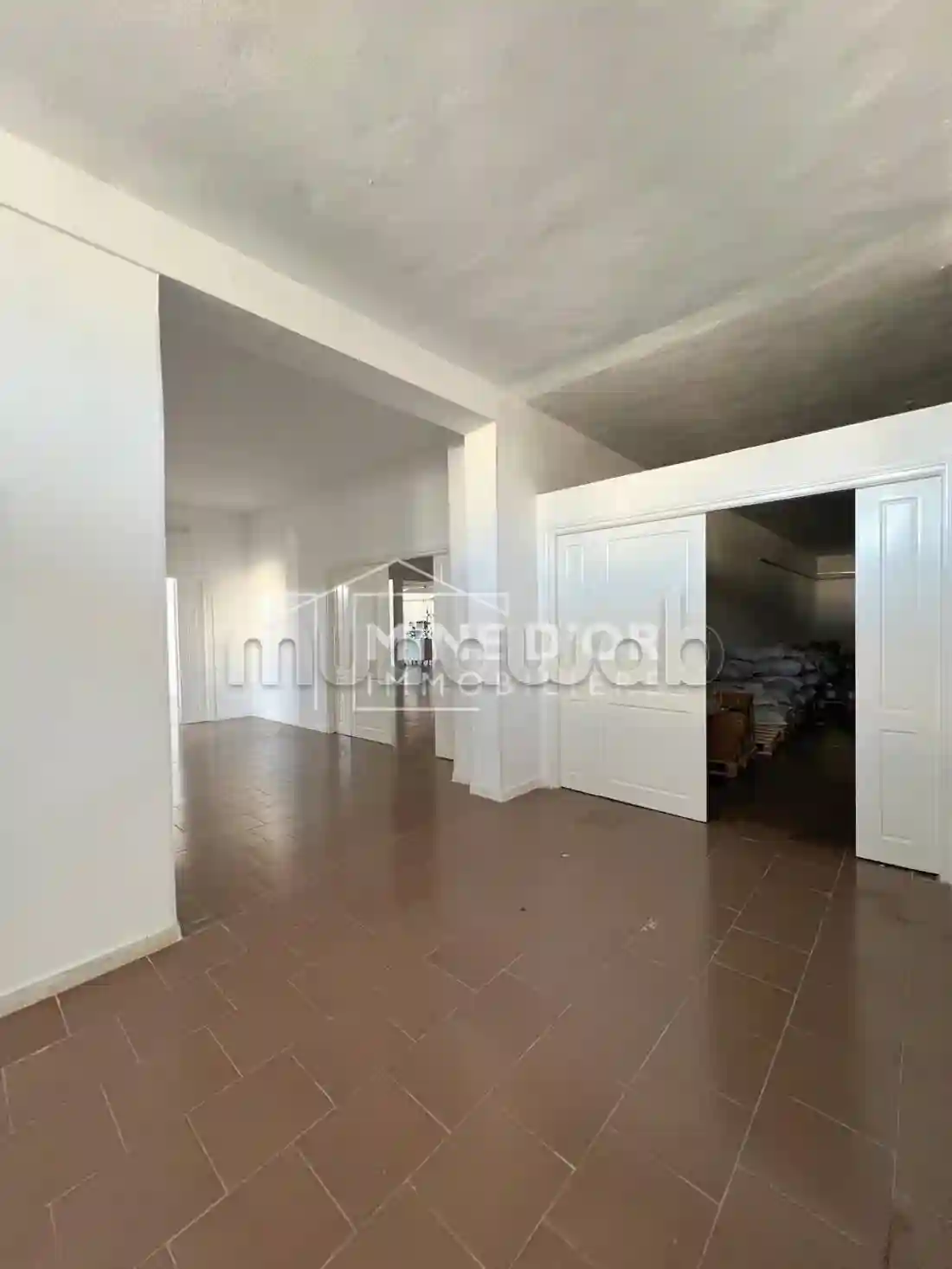 A Louer Depot 740 m2 au Coeur de Charguia 2 - Vue 1