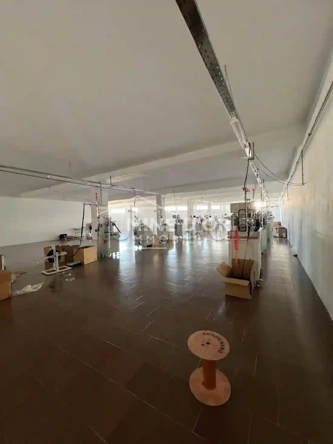 A Louer Depot 740 m2 au Coeur de Charguia 2 - Vue 2