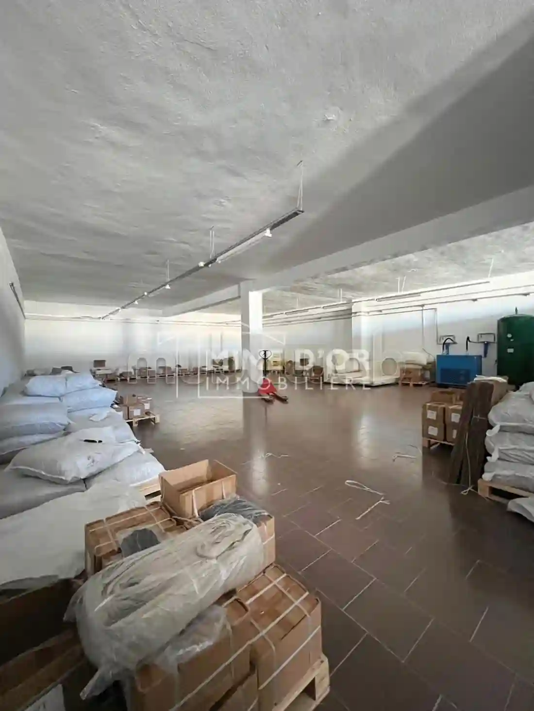 A Louer Depot 740 m2 au Coeur de Charguia 2 - Vue 3