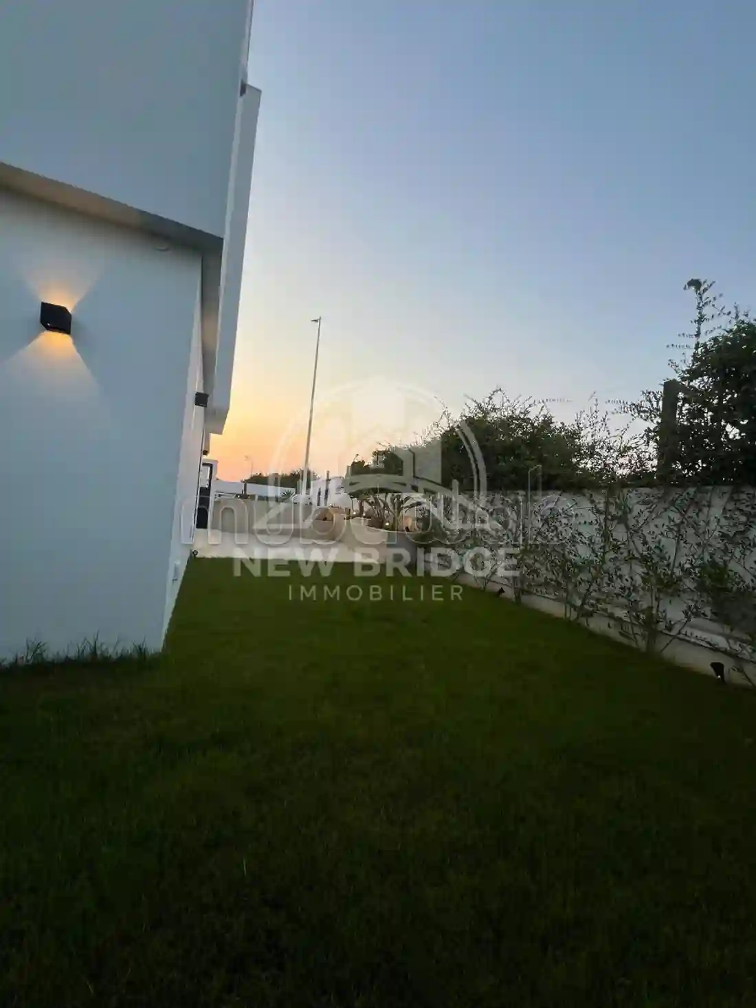 À Louer Duplex S3 Avec Jardin à Chotrana 3 - Vue 1