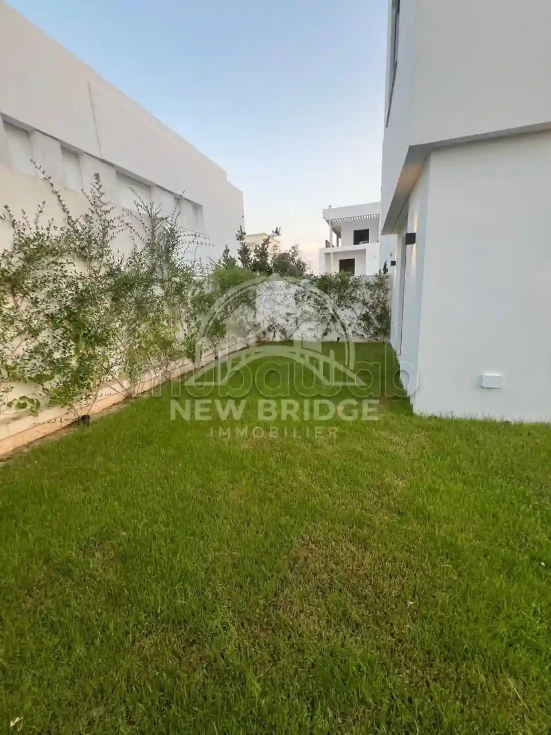 À Louer Duplex S3 Avec Jardin à Chotrana 3 - Vue 3