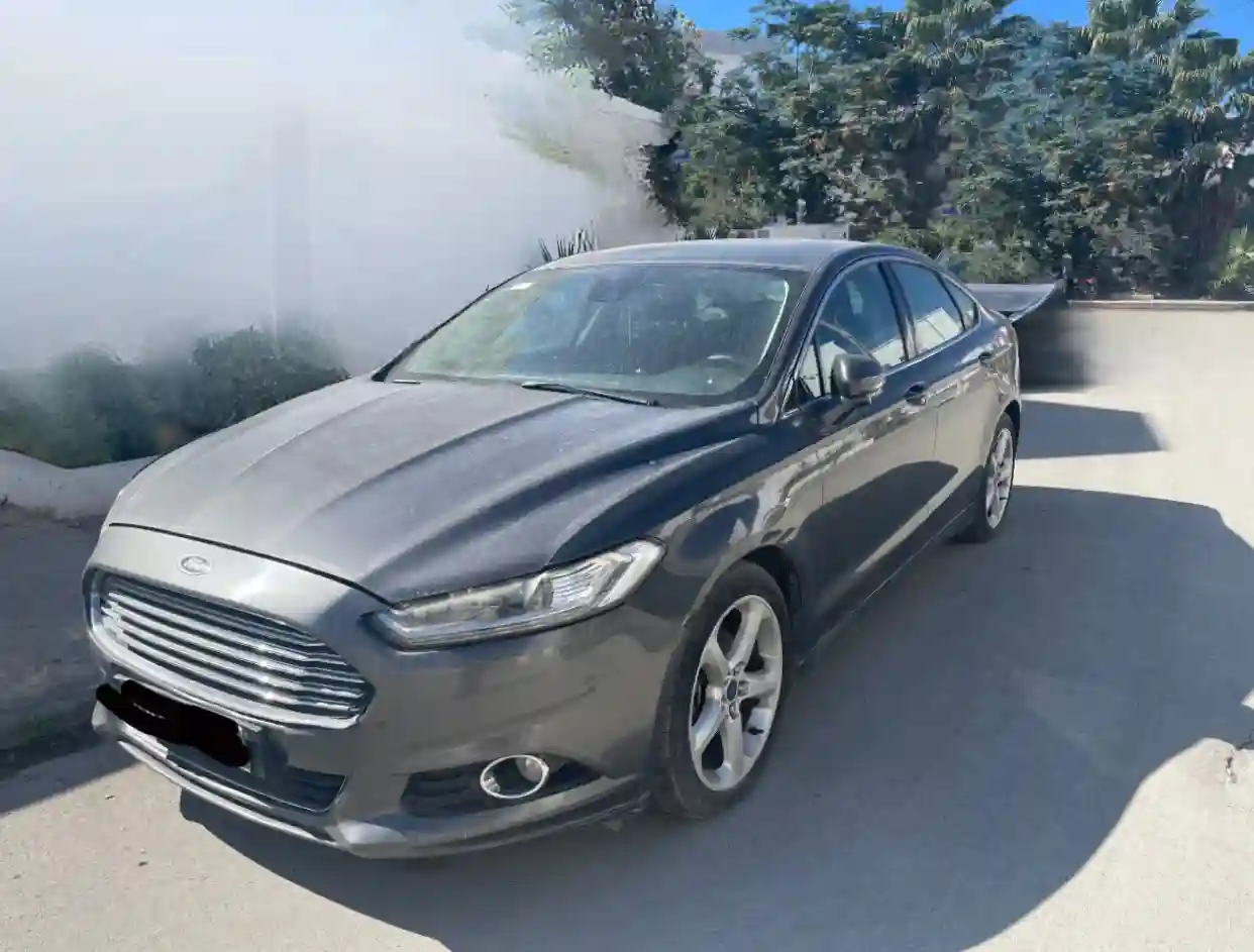 Ford Fusion - Vue 2