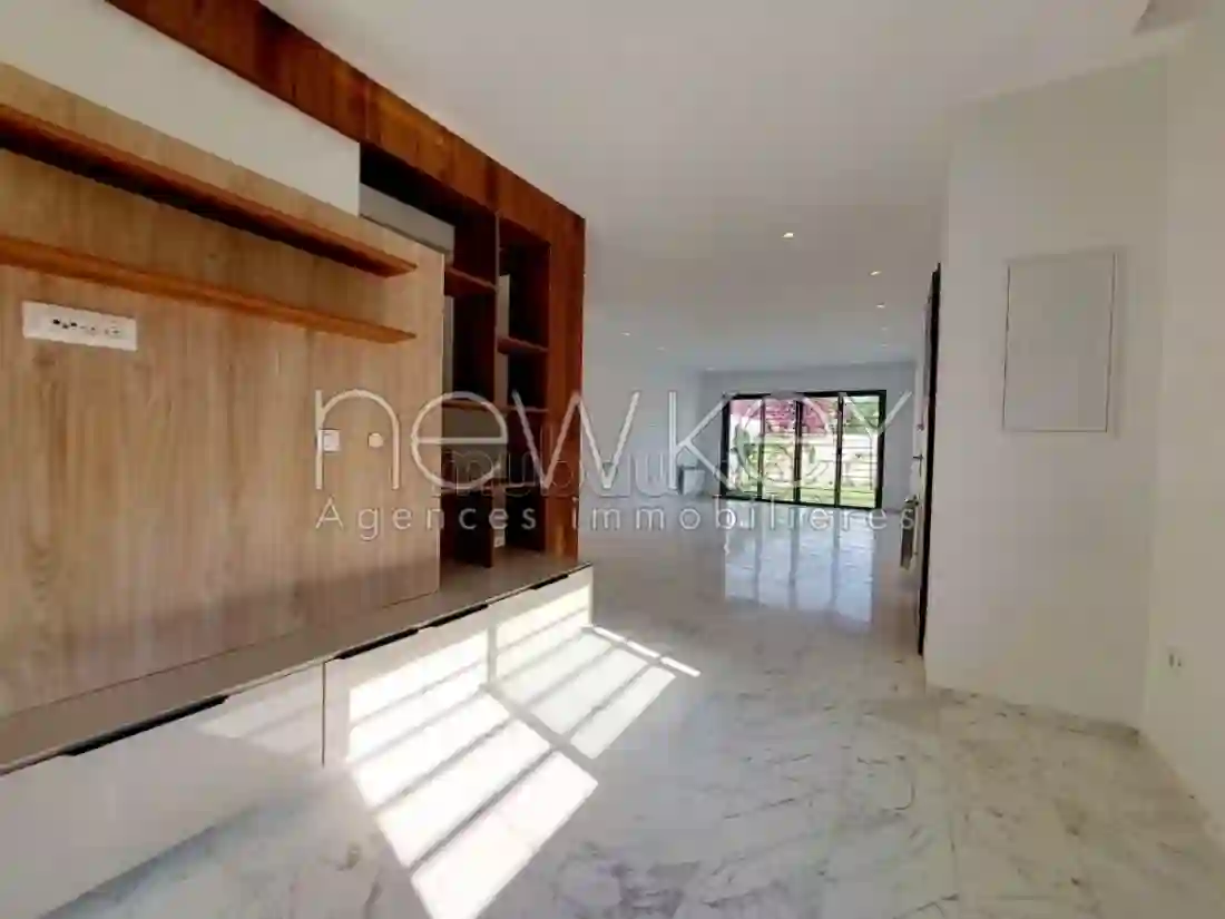 Triplex S3 Jamais Habité à La Marsa