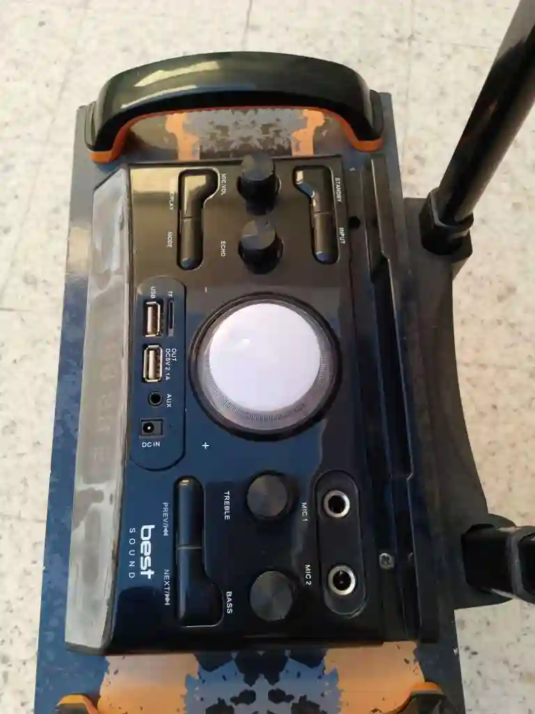 Baffle Aux et usb - Vue 2