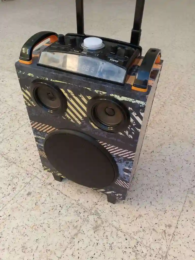 Baffle Aux et usb - Vue 3