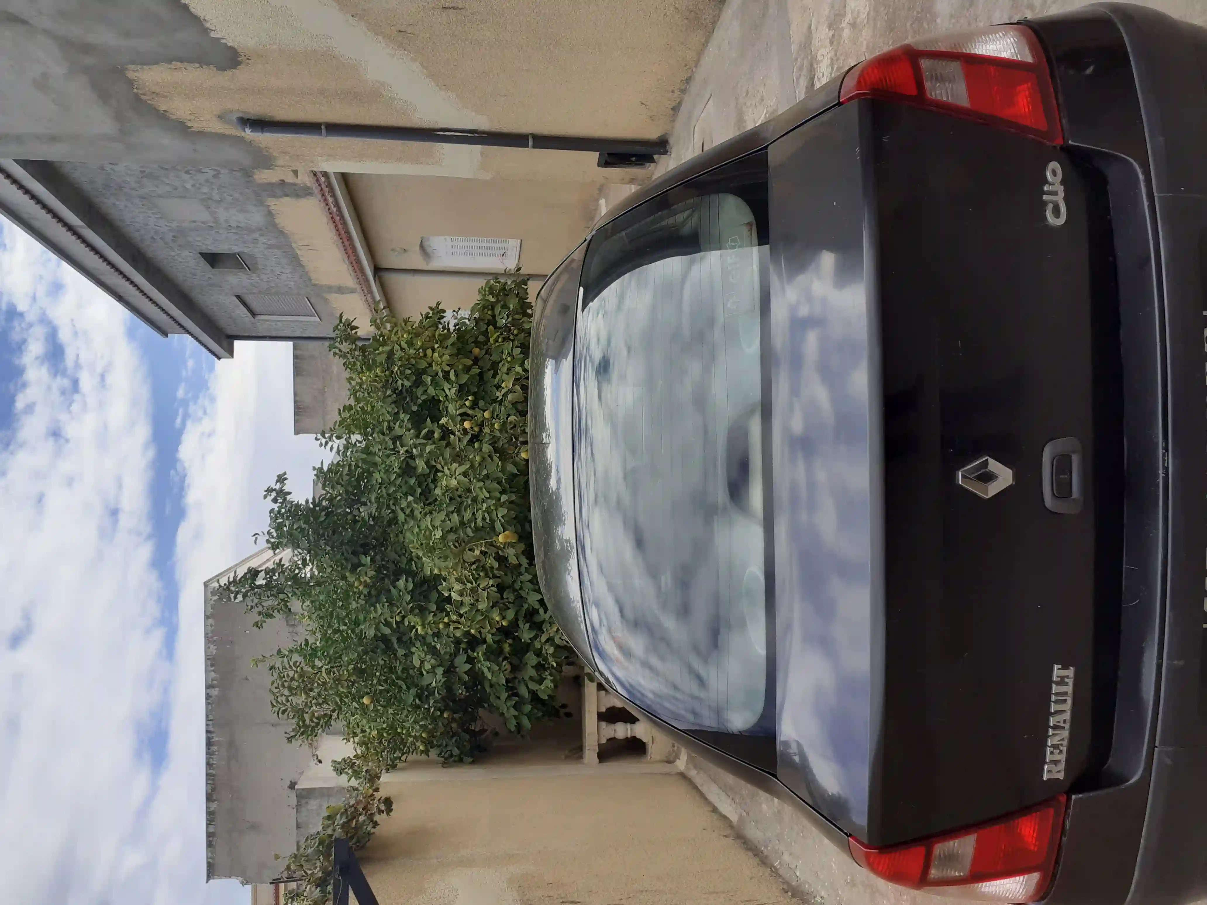 Clio Classique à Bizerte