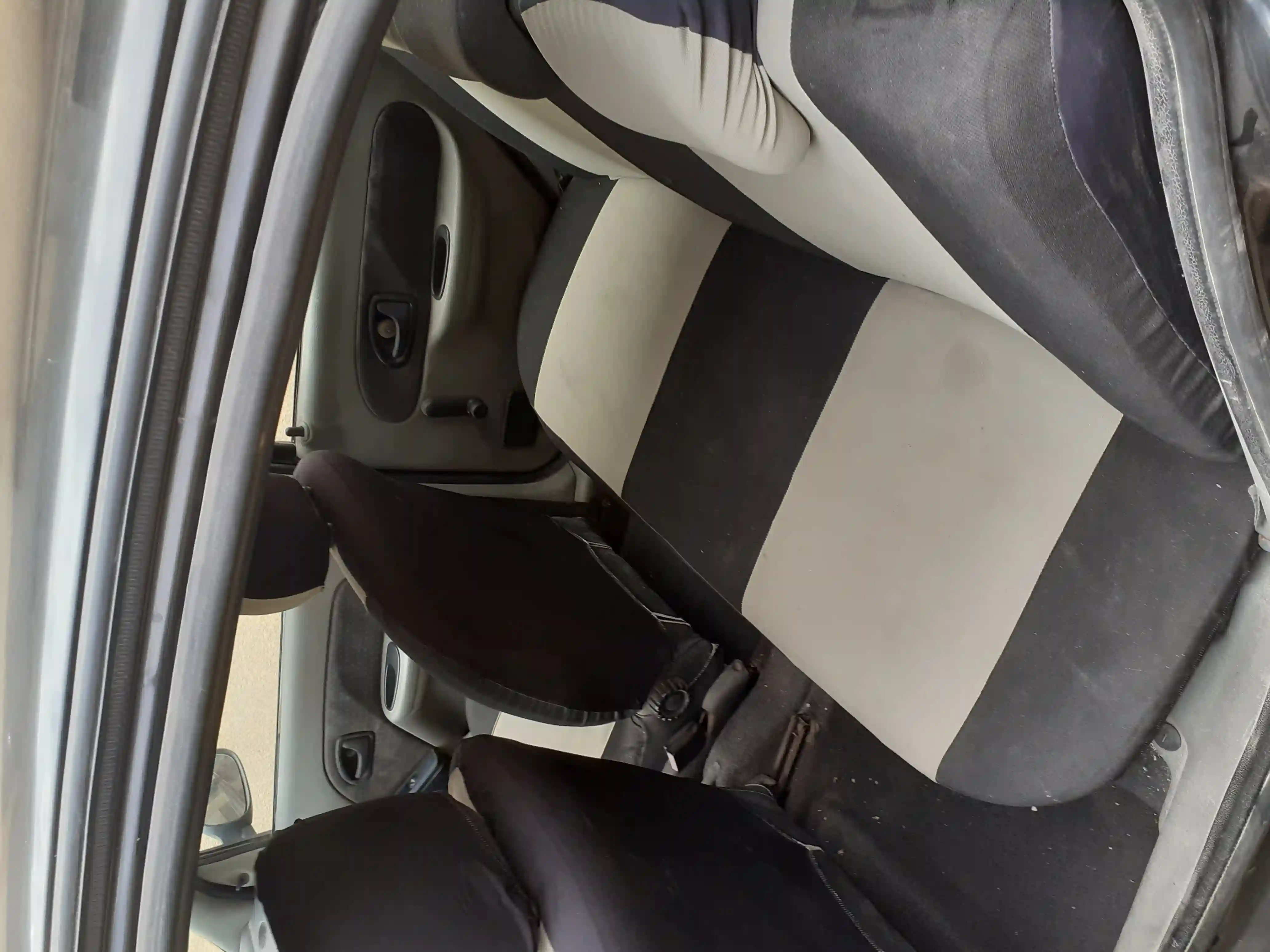 Clio Classique à Bizerte - Vue 1