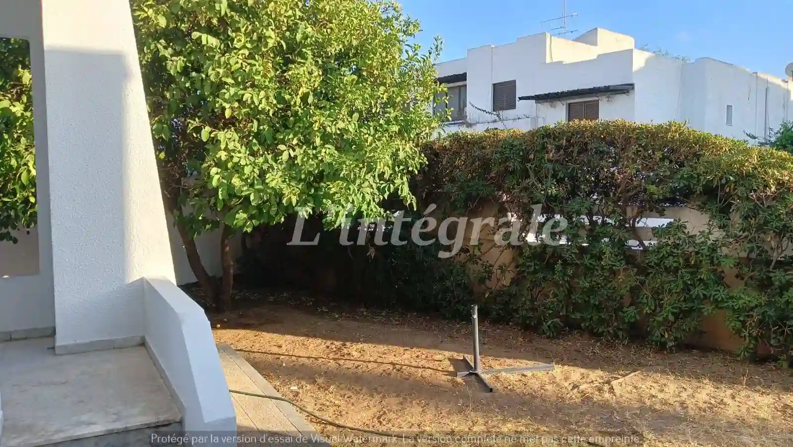 Un Beau Duplex Avec Jardin à El Menzah 9