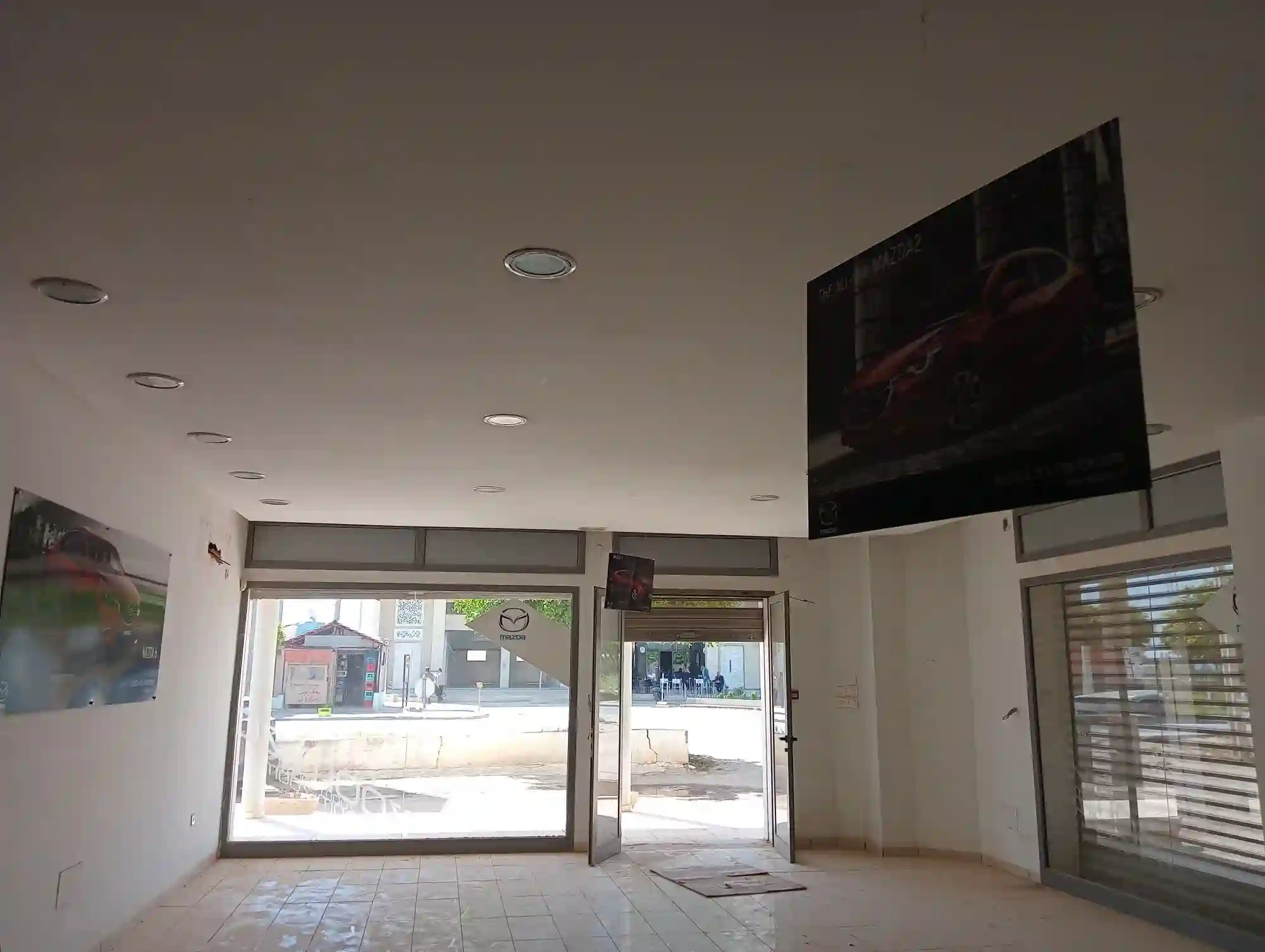 Showroom Équipé Atelier ex Mazda