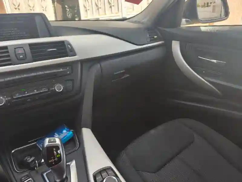 Bmw 316 Essence 2014 - Vue 3