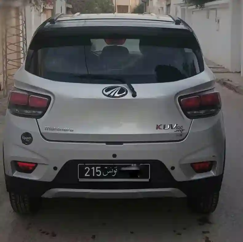 Mahindra KUV 100 Essence 2020 - Vue 1