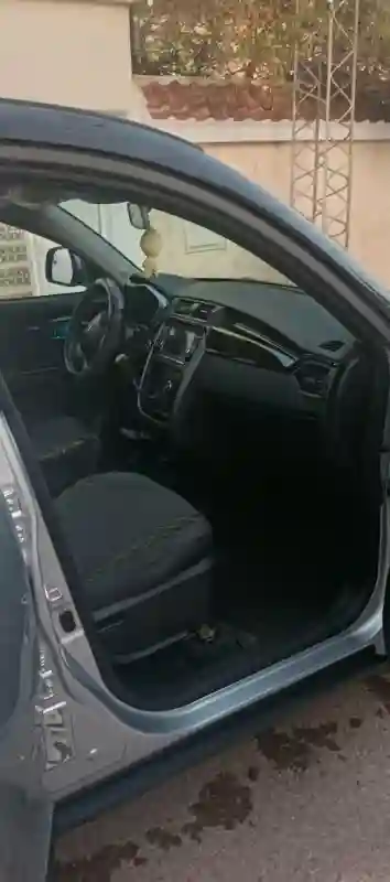 Mahindra KUV 100 Essence 2020 - Vue 3