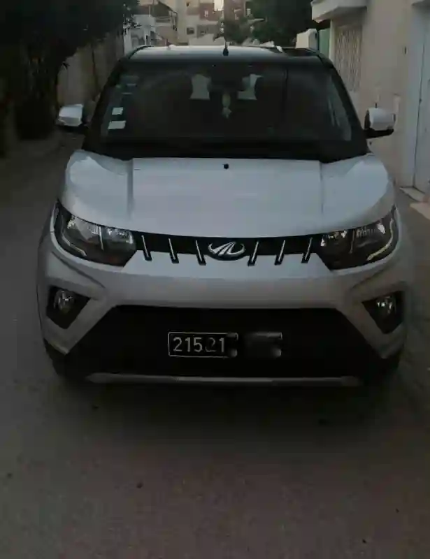 Mahindra KUV 100 Essence 2020 - Vue 5