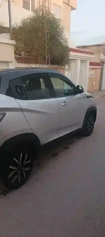 Mahindra KUV 100 Essence 2020 - Vue 6