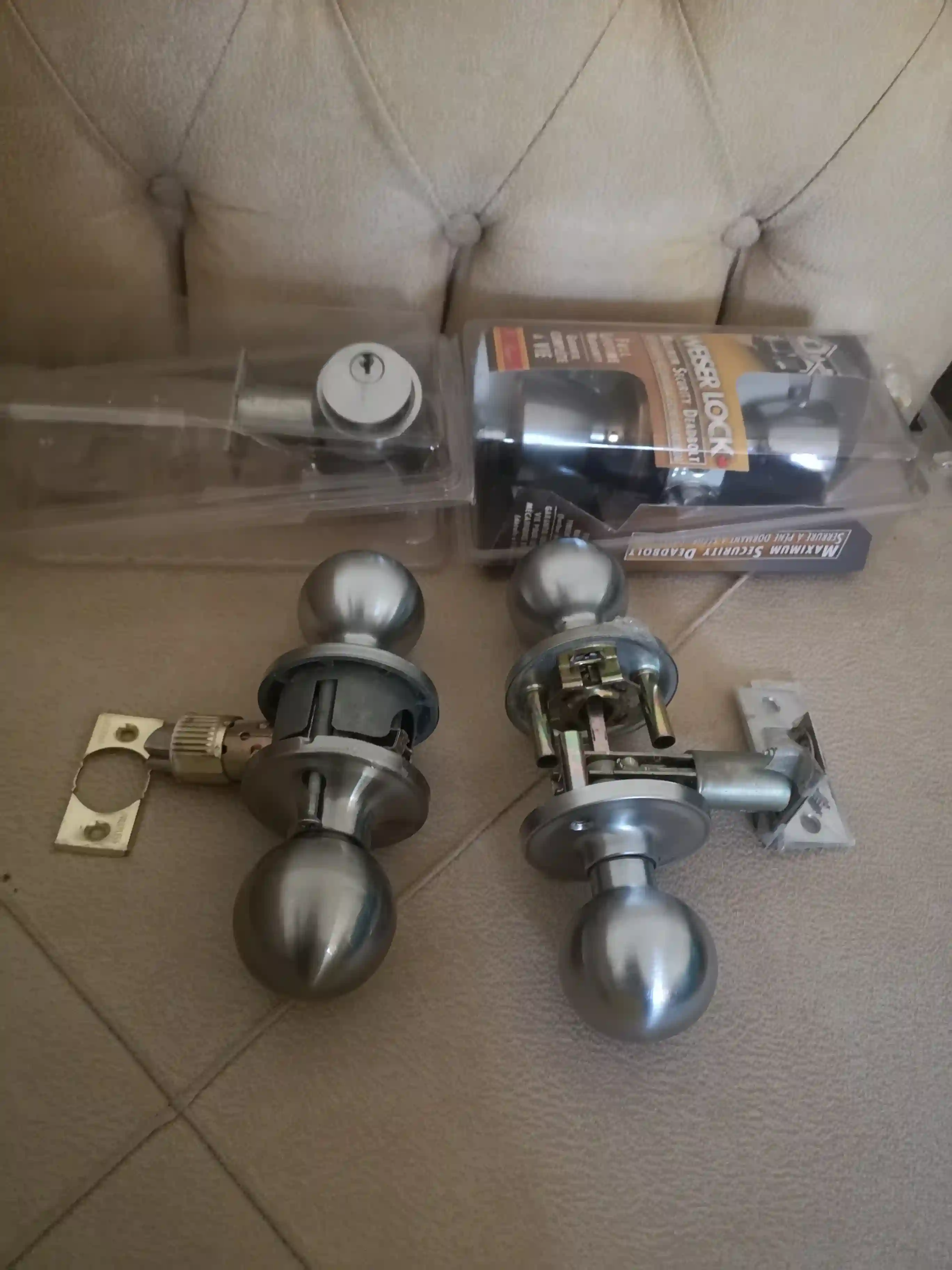 4 Serrures Argentées Importées à La Soukra - Vue 1