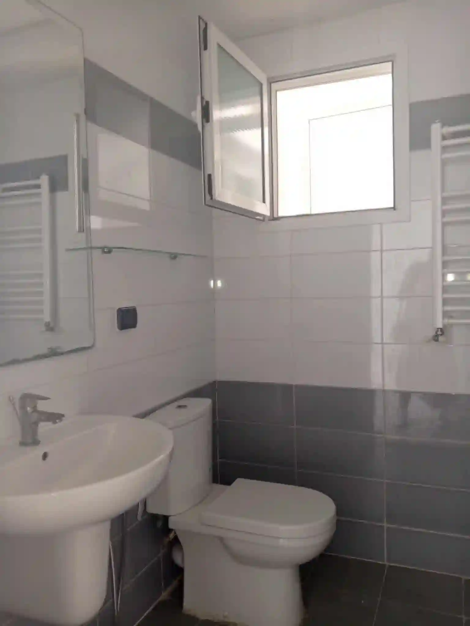 S2 Sans vis a vis pas Loin d Souk Jomaa à La Mannouba - Vue 2