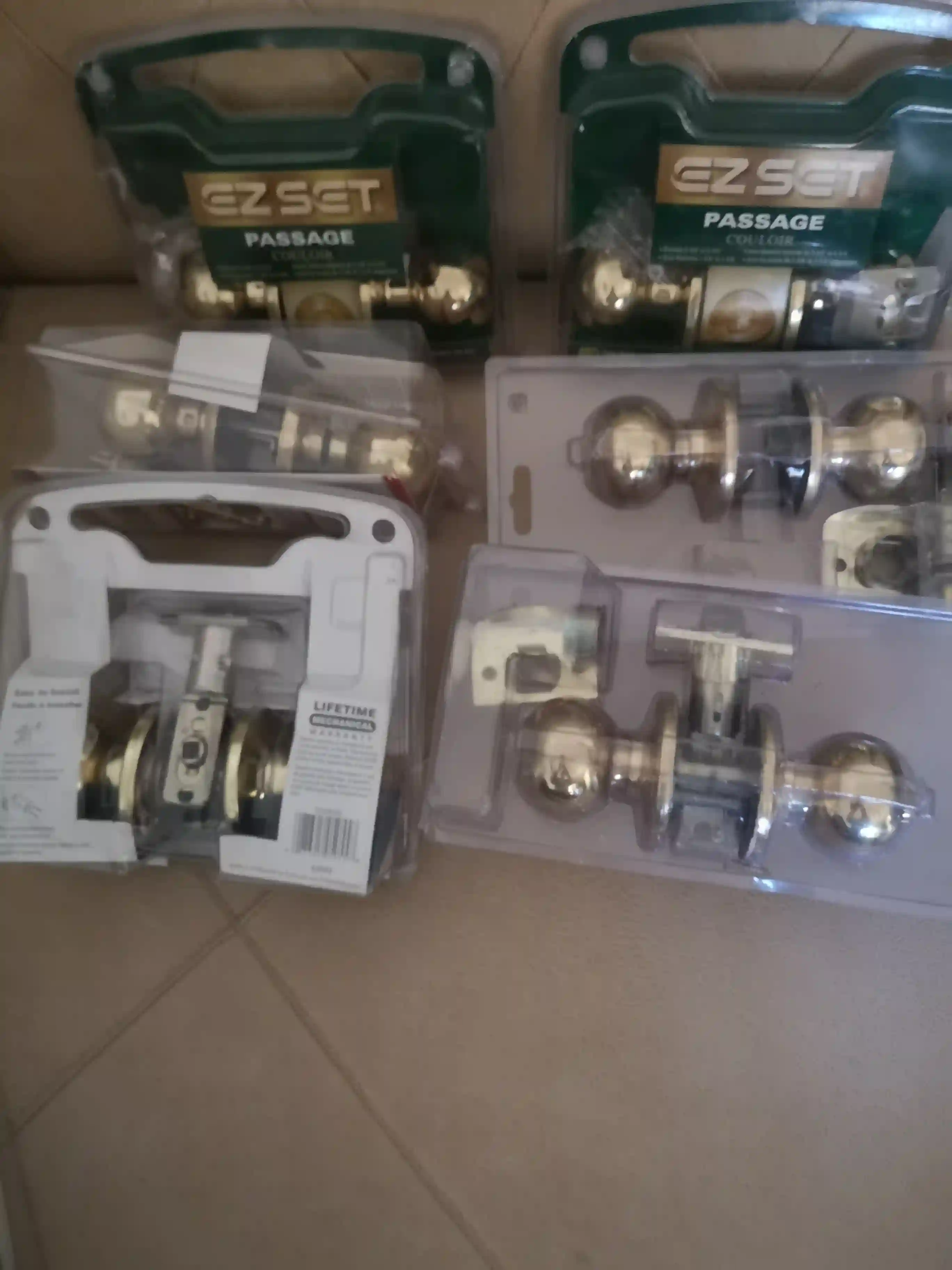 6 Serrures Dorées Importées du Canada à La Soukra - Vue 1