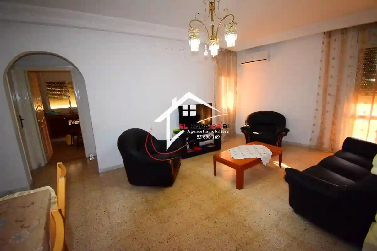 Villa sur Deux Étages à Ksar Hlel a Vendre - Vue 2