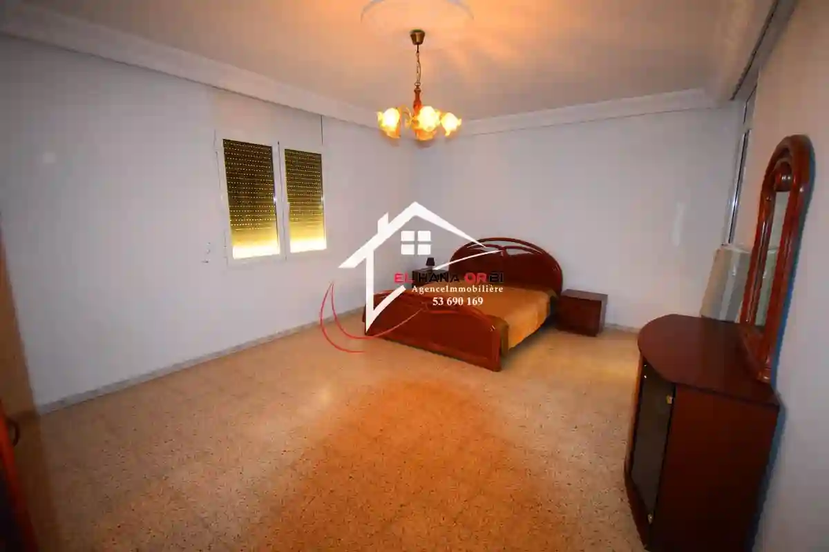 Villa sur Deux Étages à Ksar Hlel a Vendre - Vue 8