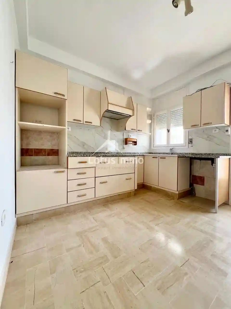 Appartement s4 à Ennasr 1 à Cite Ennasr 1 - Vue 2