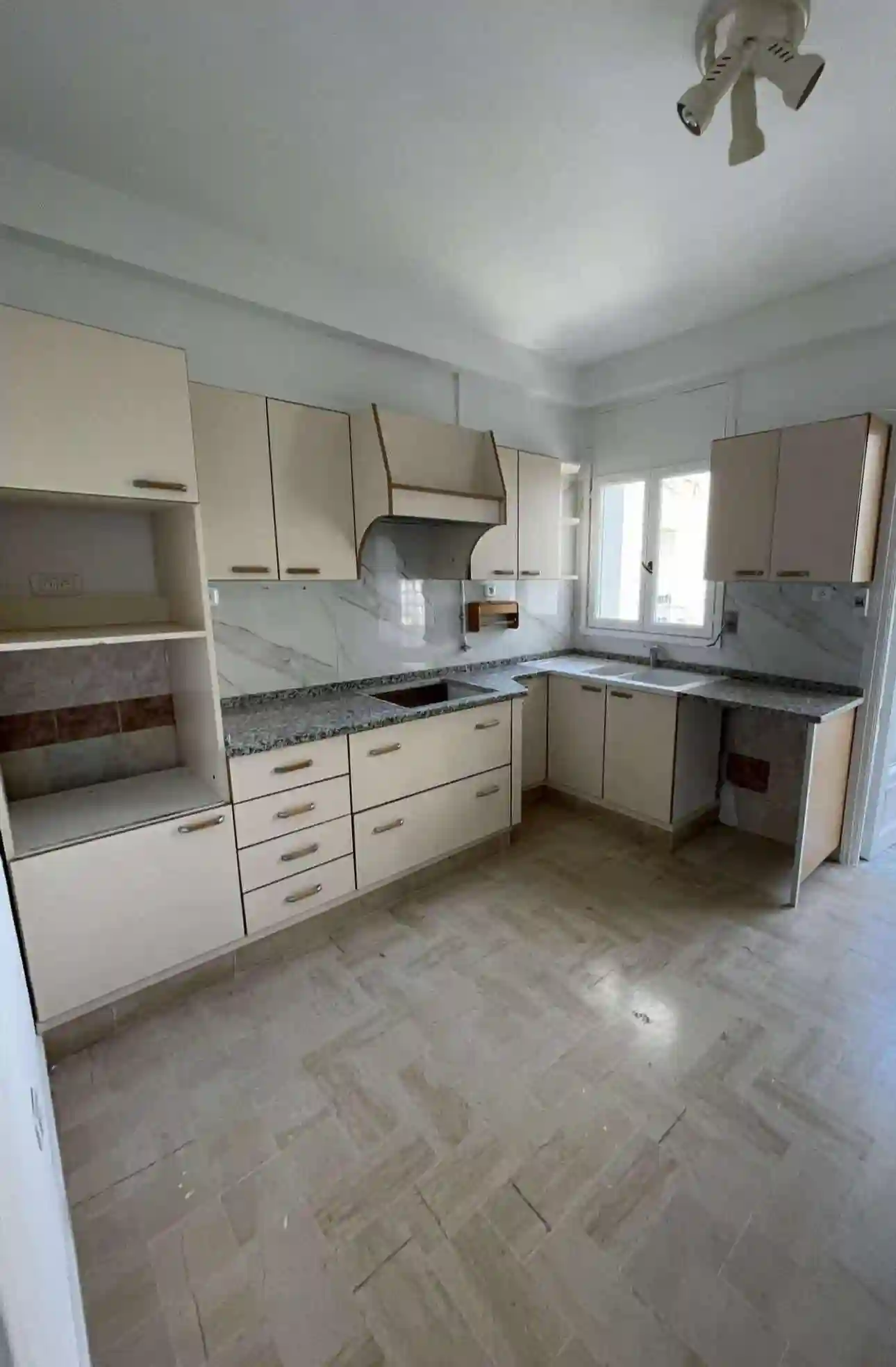 S3 450 md a Ennasr 1 à Cite Ennasr 1 - Vue 1