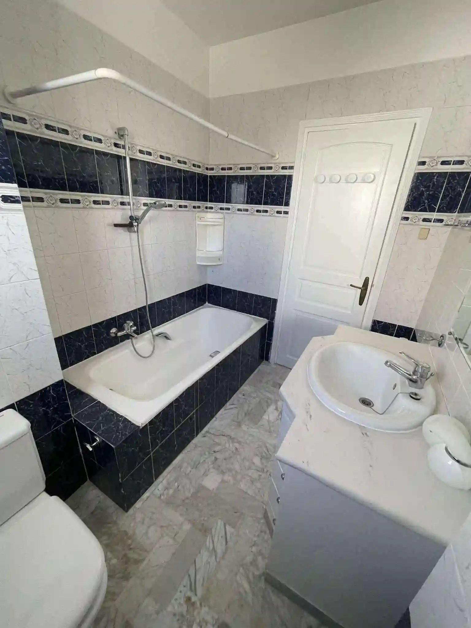 S3 450 md a Ennasr 1 à Cite Ennasr 1 - Vue 4