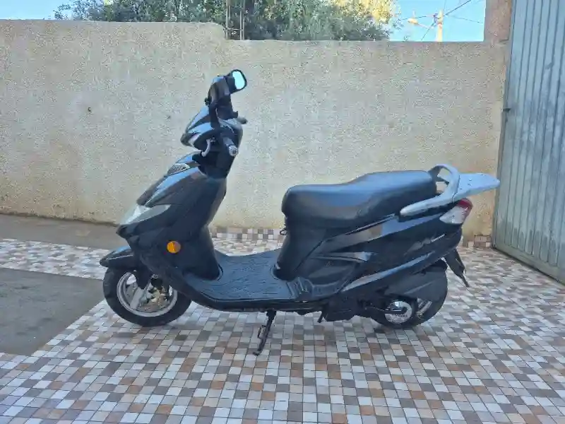 Suzuki An125 - Vue 6