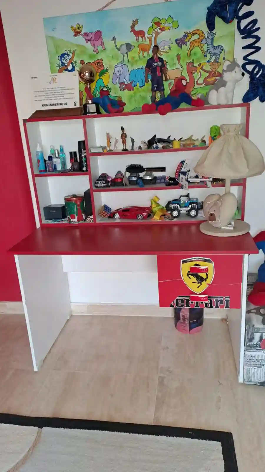 Chambre Ferrari Enfant ou ado Parfait État à Ain Zaghouan - Vue 1