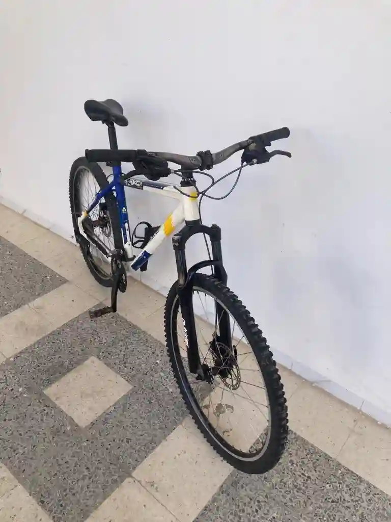 Velo vtt Rockrider - Vue 1